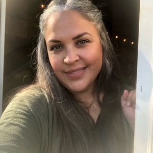 Meet your Posher, Davina